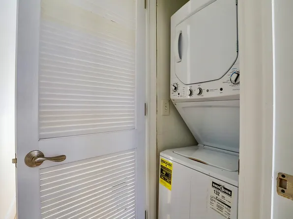 301 Madison Street image 13 of 16