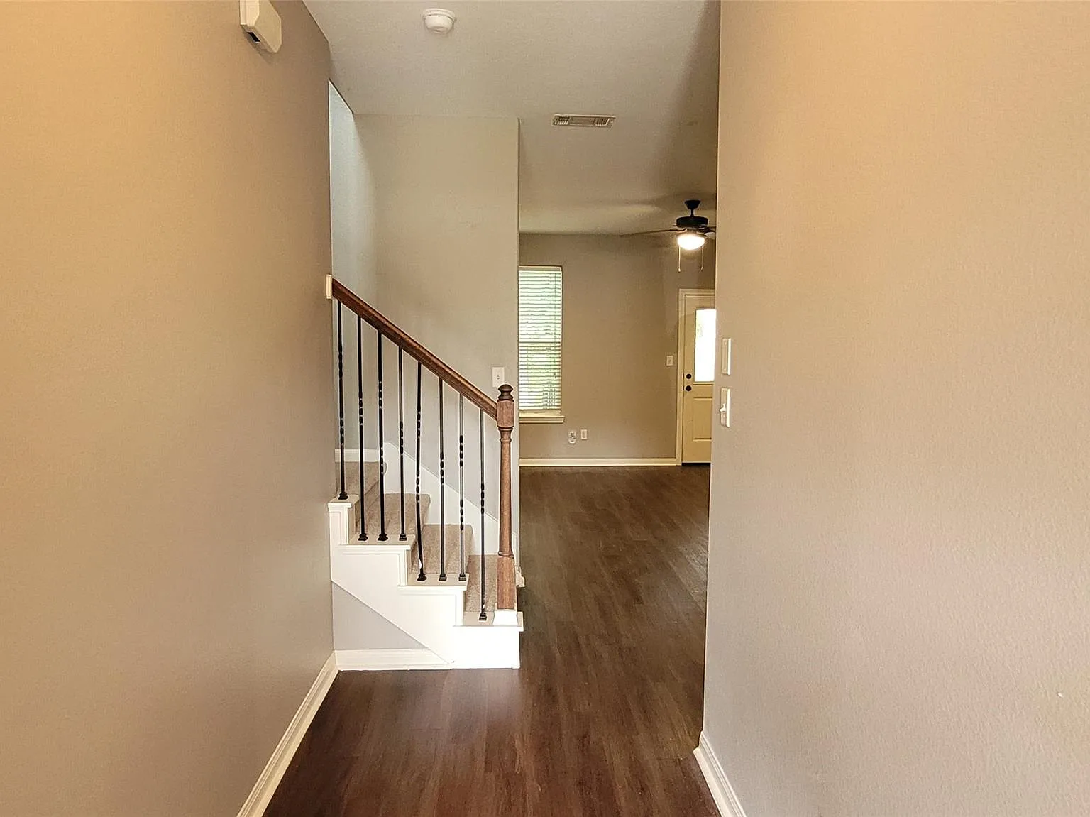 3 bed, 2.5 bath, 1488 sqft, $1,500 — Photo 4