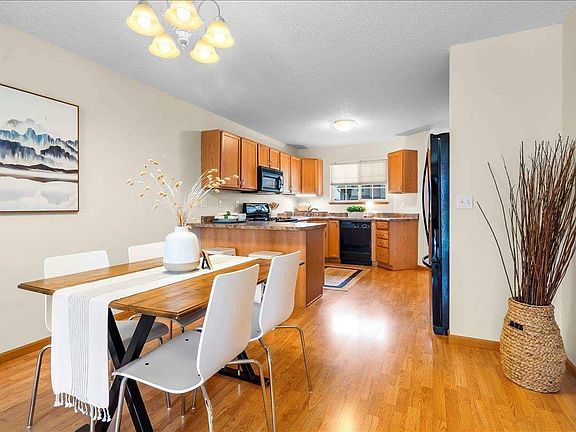 3rd image of 1305 Logan Ct