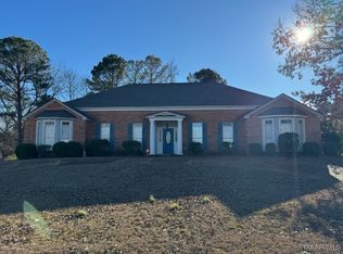 208 Woodgate Dr, Elmore, AL 36025