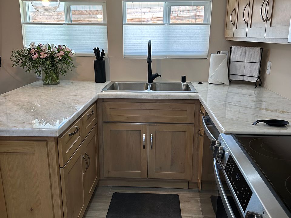 Fully appointed kitchen with starter essentials