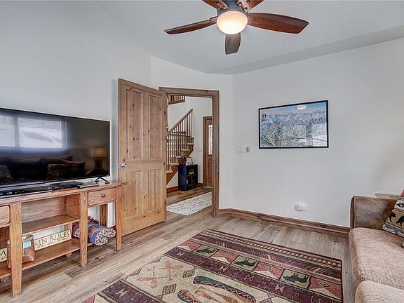 4th image of 26 Linden Ln #N