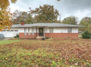 401 Centennial Dr, Seneca, MO 64865