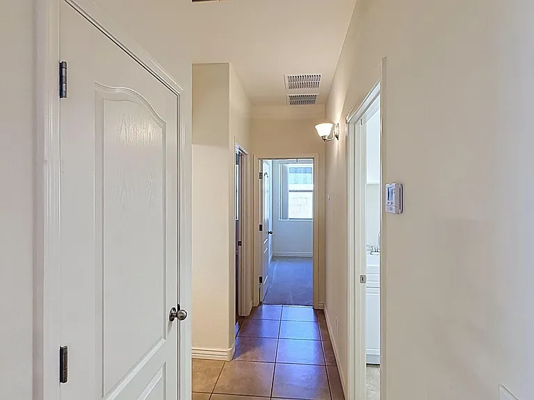 28222 N 44th Way — Photo 4