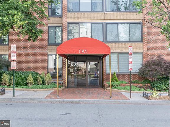 4th image of 1301 20th St NW APT 405