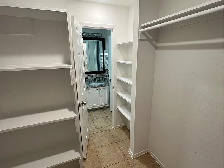 19739 Moonhollow Dr — Photo 15
