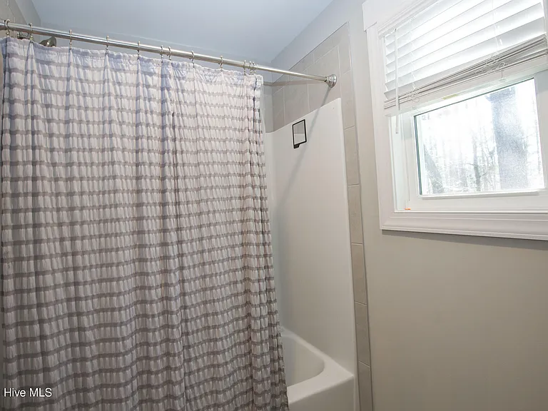 643 Lilac Ln — Photo 46
