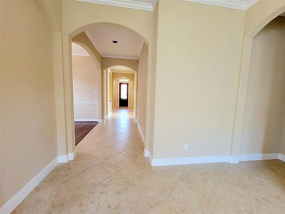 4th image of 6511 Monrovia Ln