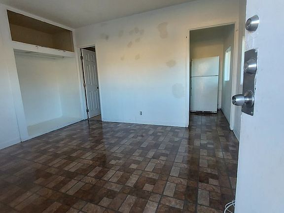 4th image of 66201 Acoma Ave #1