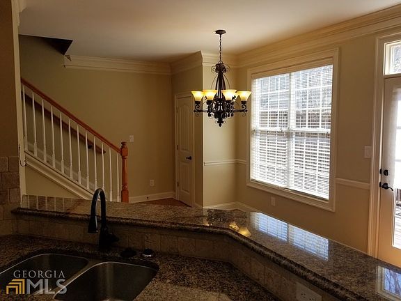 5th image of 407 Lexington Vlg