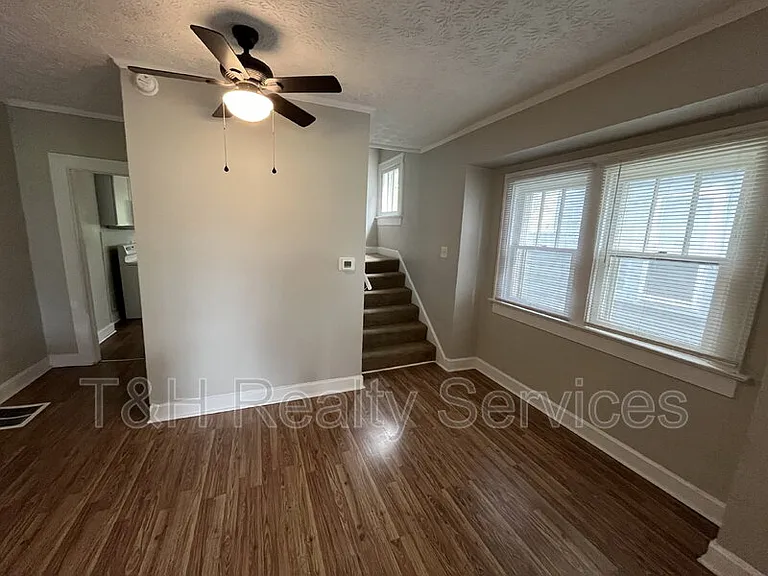 560 Udell St — Photo 4