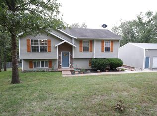 5546 Victoria Cemetery Rd, De Soto, MO 63020