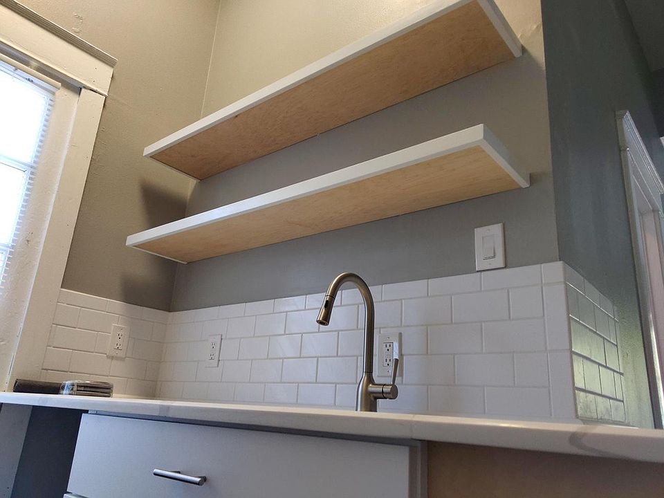 1st image of 909 Haines Ave APT B