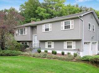 4 Aldan Ct, New City, NY 10956