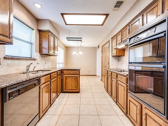 3rd image of 3102 Aspen Dr