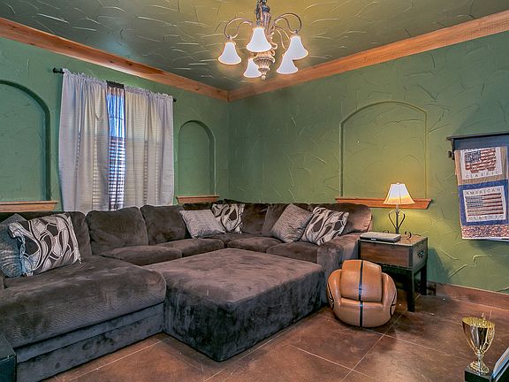 4th image of 20221 Laramie Dr