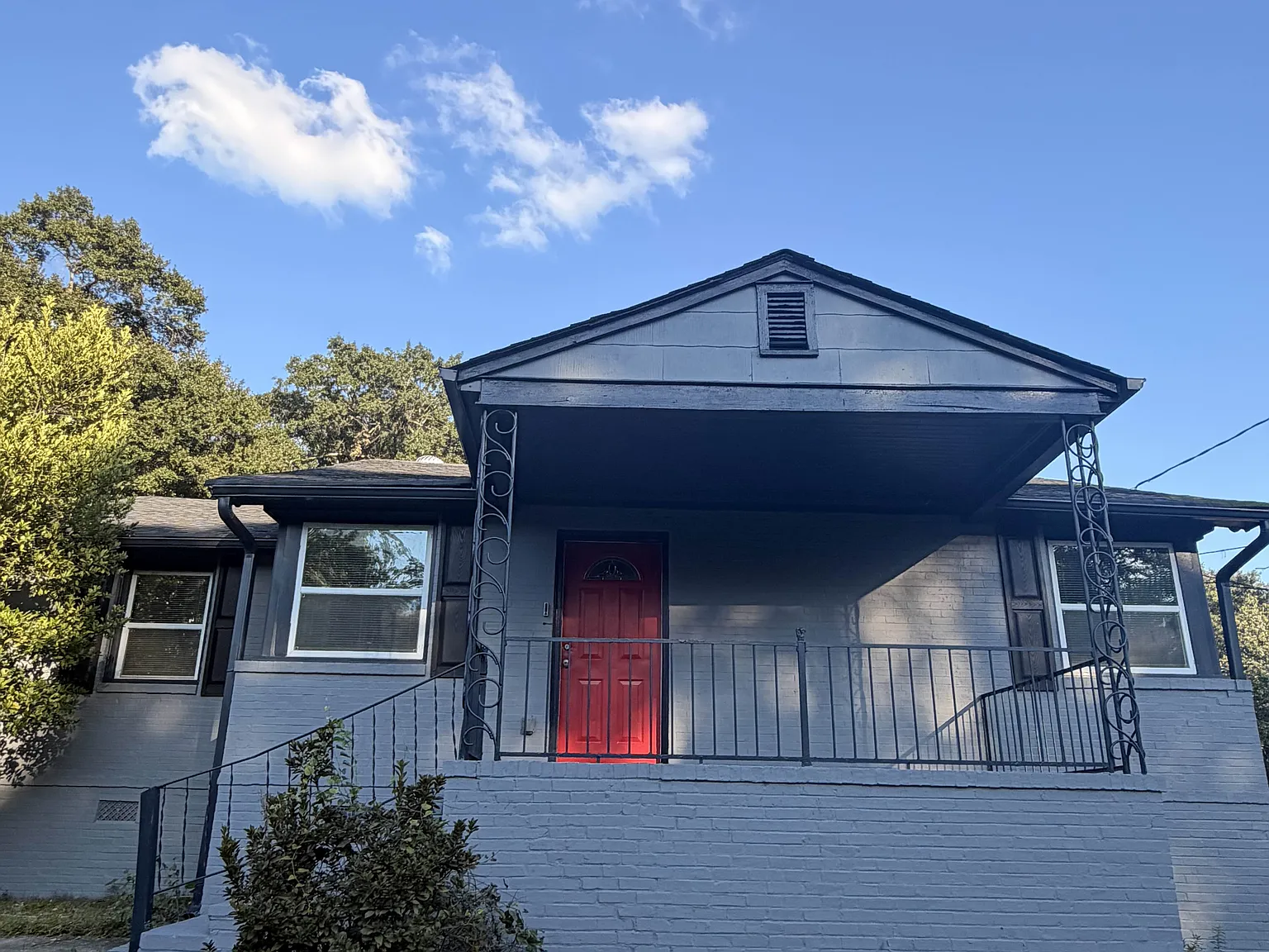 3 bed, 1300 sqft, $1,325 — Photo 2