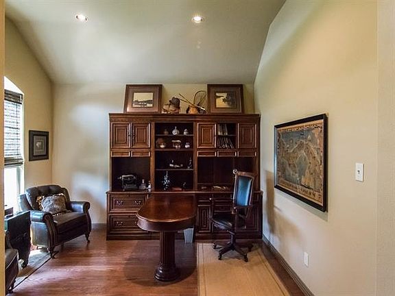 5th image of 1700 Lake Way Dr