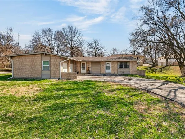 1309 N 64th Ter, Kansas City, KS 66102