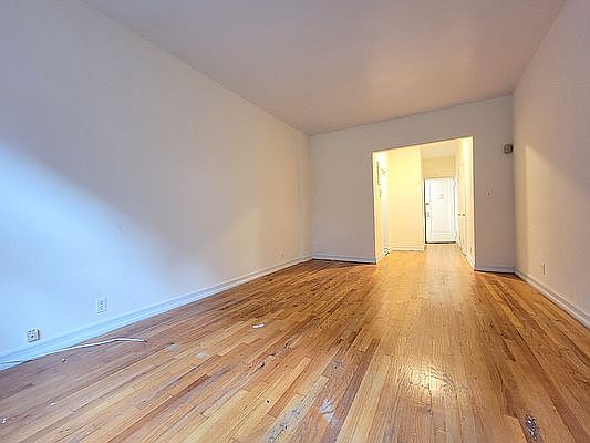 2nd image of 506 E 88th St #4V
