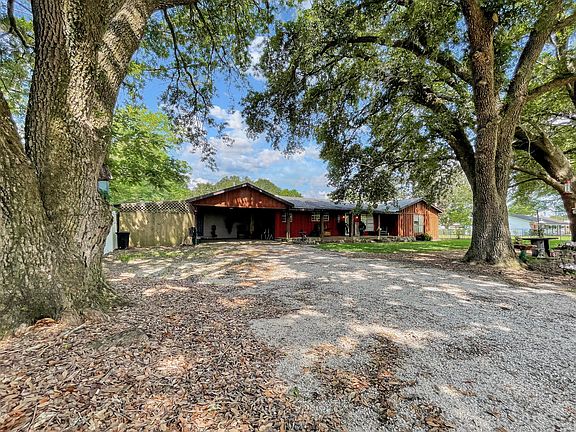 2nd image of 728 Horseshoe Dr
