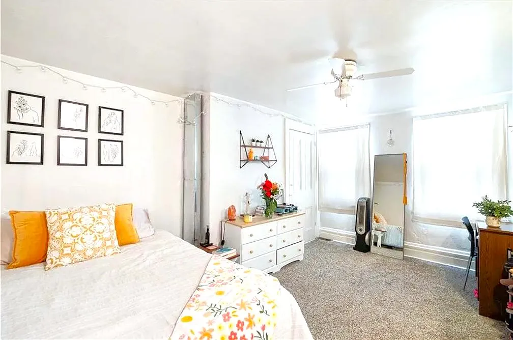 4 bed, 1.5 bath, 2304 sqft, $2,400 — Photo 1