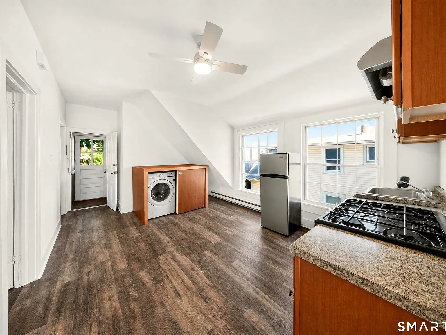 2 bed, 1.0 bath, 864 sqft, $1,950 — Photo 3