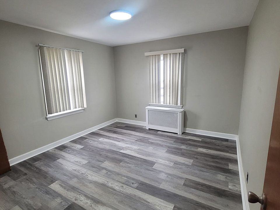 1st bedroom
