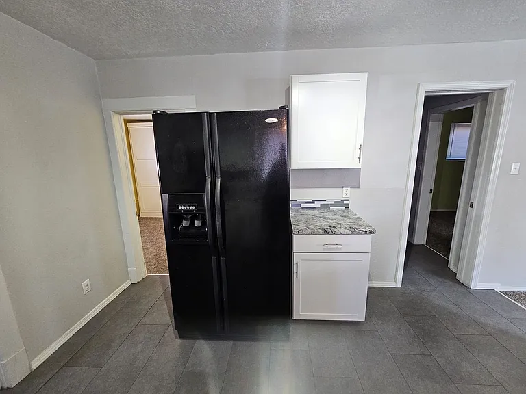 317 Hazeldine Ave SW — Photo 9