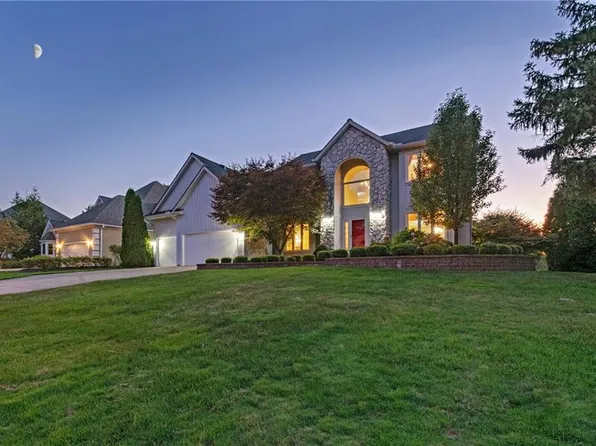90 W Orange Hill Cir, Orange, OH 44022