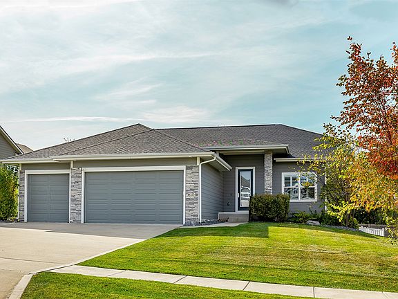 3rd image of 6174 Acadia Dr