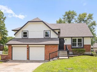 819 E Piatt Ln, Olathe, KS 66061