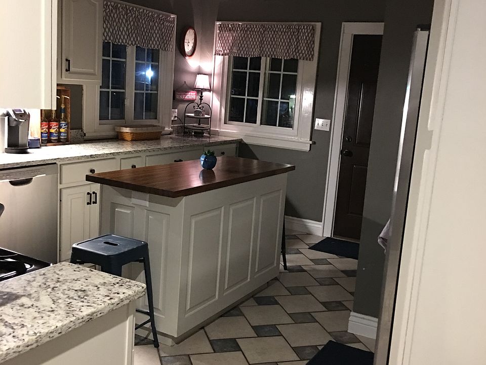 2nd image of 2039 7th St