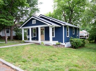 909A School St, Farmville, VA 23901