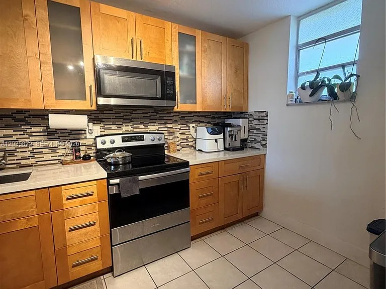 2903 N Miami Beach Blvd #406 — Photo 9