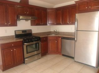 36-27 194th St, Flushing, NY 11358