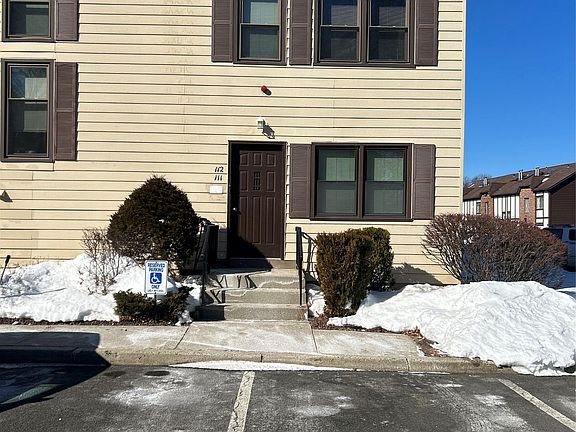 2nd image of 135 W Nyack Road #111