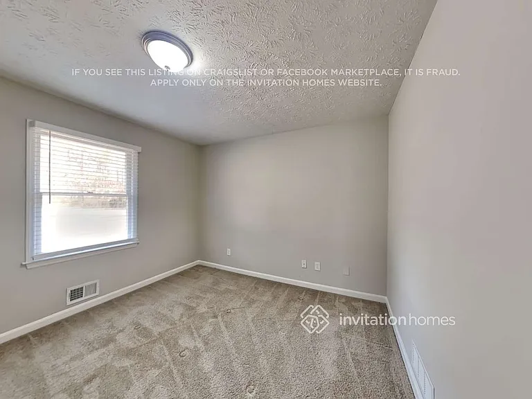 300 E Country Woods Dr — Photo 12