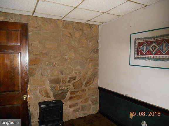 3rd image of 108 Clinton St