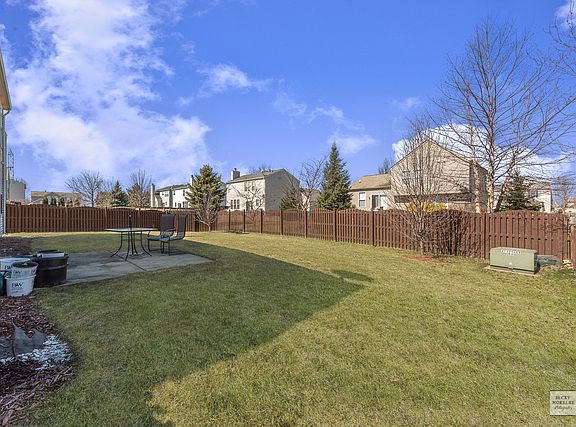 3rd image of 11720 S Glenn Cir