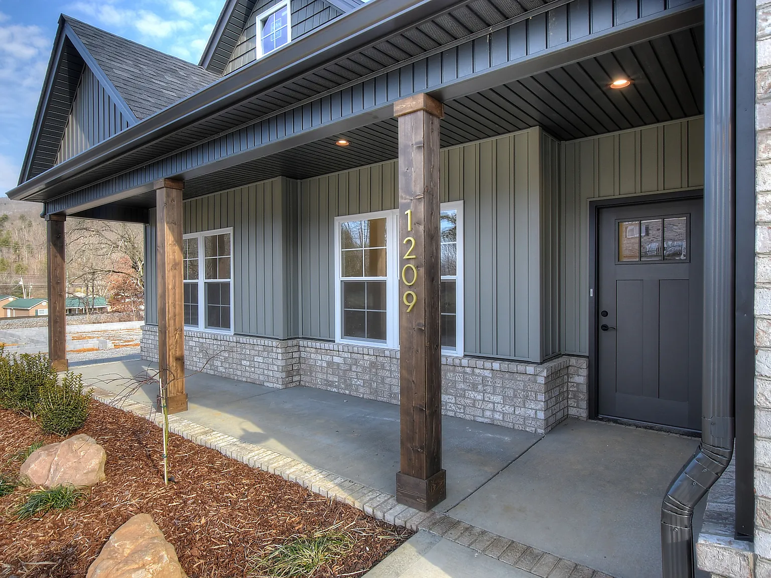 3 bed, 1775 sqft, $3,200 — Photo 3