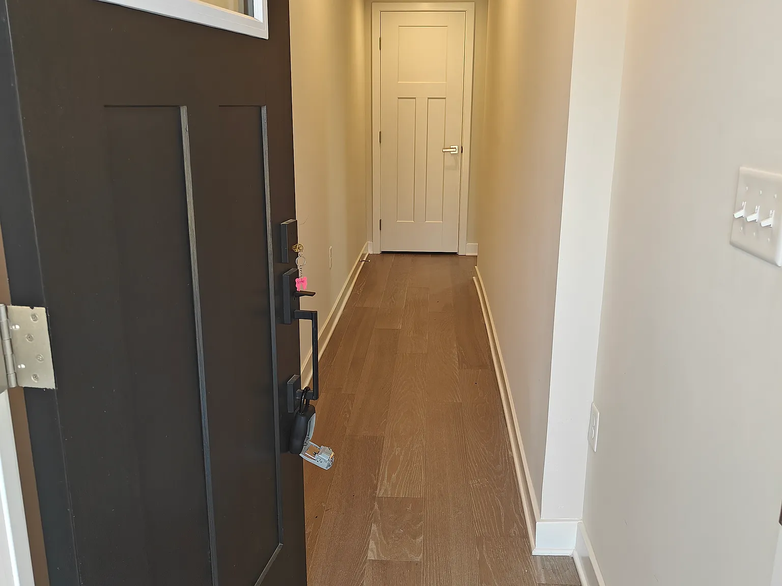 108 S Durham Dr — Photo 2