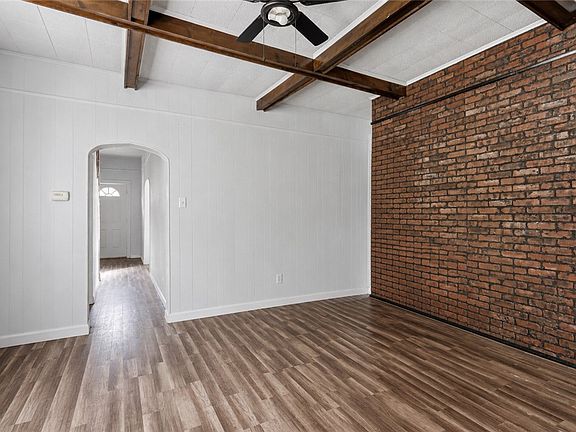 5th image of 1111 Soles St