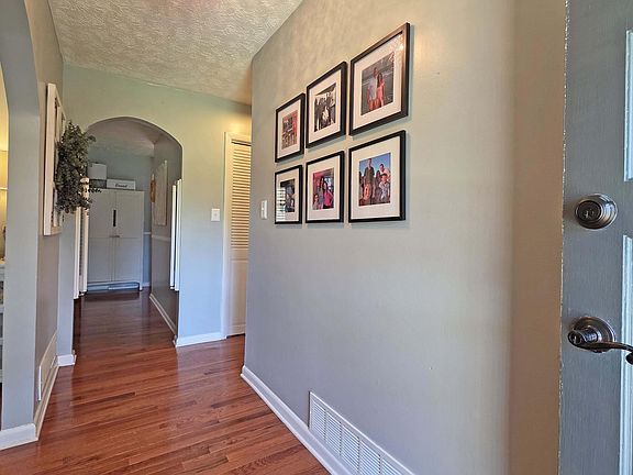 4th image of 166 Brookview Dr