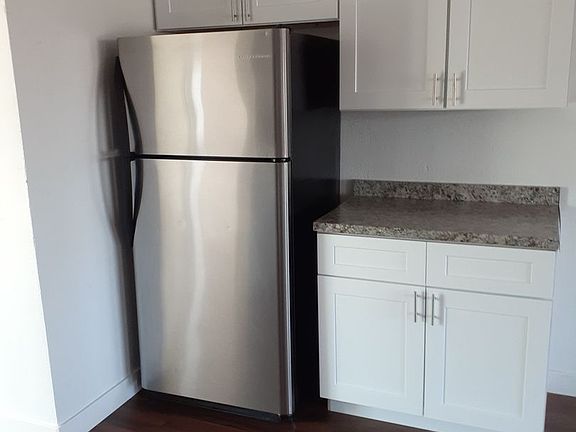 3rd image of 5408 S 44th Pl