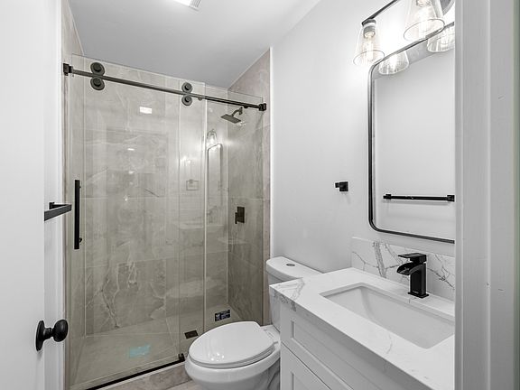 3rd image of 4486 Hamilton St #B