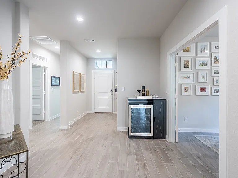 2109 Northern Ln — Photo 5