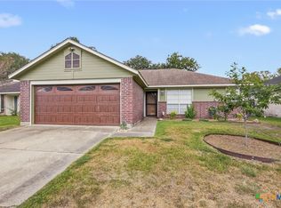 119 Joyce Ln, Victoria, TX 77901