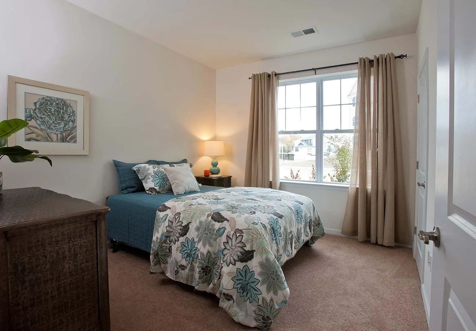Summit Terrace Luxury Apartments — Photo 2