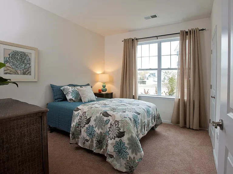 Summit Terrace Luxury Apartments — Photo 2